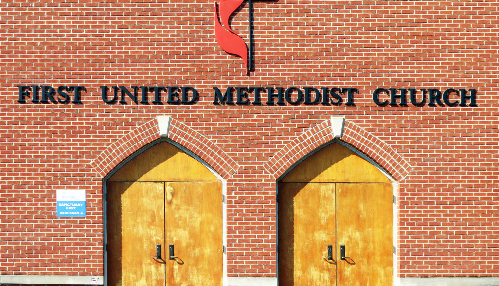 Entrée d'une église méthodiste de Franklin dans le Tennessee Entrée d'une église méthodiste de Franklin dans le Tennessee / ©iStock / TennesseePhotographer