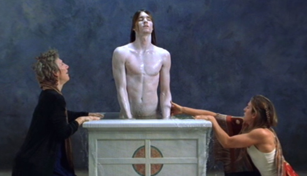 Christ nu: le corps en scène (Study for Emergence, Bill Viola Color video on freestanding LCD flat panel, 2002) Christ nu: le corps en scène (Study for Emergence, Bill Viola Color video on freestanding LCD flat panel, 2002) / © Foto Kira Perov / © Bill Viola Studio / ©MAHF