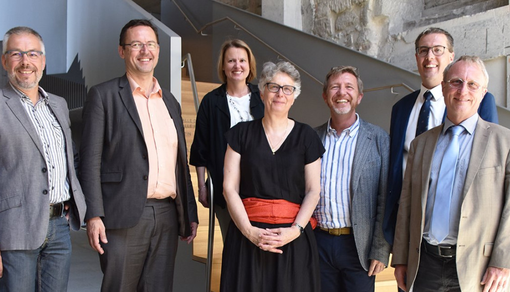 Le nouveau Conseil synodal de l'EERV. De gauche à droite: Perry Fleury, Emmanuel Jeger, Anne Abruzzi, Marie-Claude Ischer, Laurent Zumstein, Vincent Guyaz, Jean-Baptiste Lipp. Le nouveau Conseil synodal de l'EERV. De gauche à droite: Perry Fleury, Emmanuel Jeger, Anne Abruzzi, Marie-Claude Ischer, Laurent Zumstein, Vincent Guyaz, Jean-Baptiste Lipp. / DR /EERV